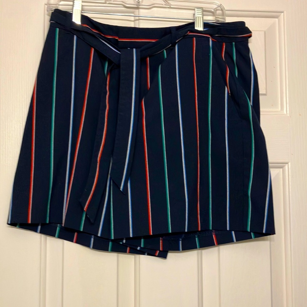 Banana republic size 12 striped boy shorts!